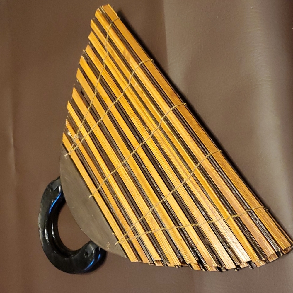 Wooden wrist handbag